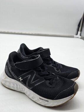 New Balance Fresh Foam Shoes Boys Size 10.5 Black Running Sneakers PAARIEK4